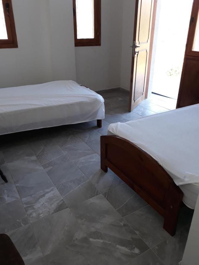 Extreme View Cafe And Rooms To Let Prastio  Bagian luar foto