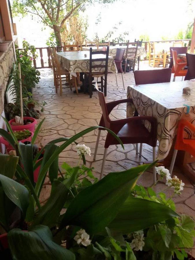 Extreme View Cafe And Rooms To Let Prastio  Bagian luar foto